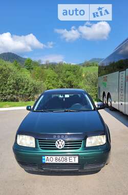 Седан Volkswagen Bora 1999 в Рахове