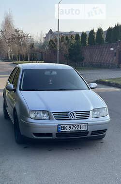 Седан Volkswagen Bora 2002 в Ровно