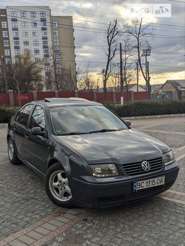 Седан Volkswagen Bora 1999 в Кропивницком