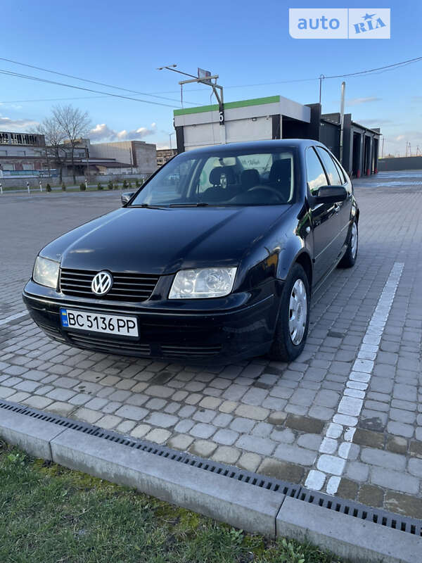 Седан Volkswagen Bora 2001 в Червонограде