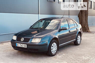 Седан Volkswagen Bora 2002 в Новояворівську