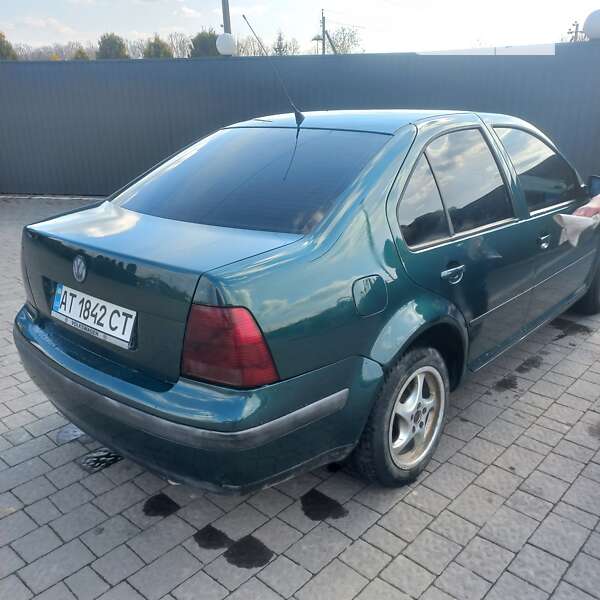 Седан Volkswagen Bora 1998 в Болехове