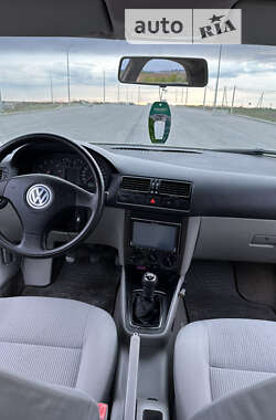 Седан Volkswagen Bora 2002 в Рівному