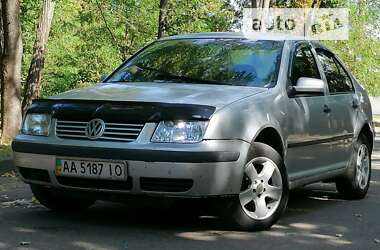 Седан Volkswagen Bora 2004 в Киеве