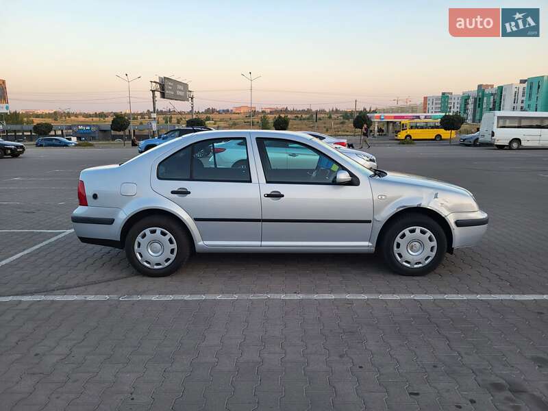 Седан Volkswagen Bora 1998 в Києві