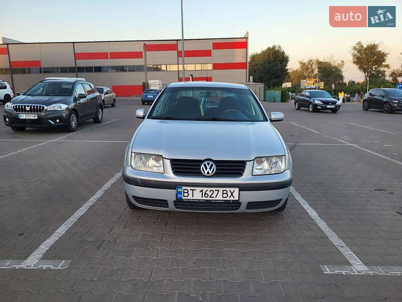 Седан Volkswagen Bora 1998 в Києві