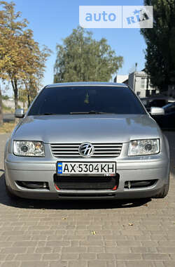 Седан Volkswagen Bora 2001 в Киеве