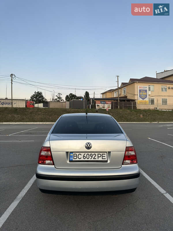 Седан Volkswagen Bora 2000 в Самборе