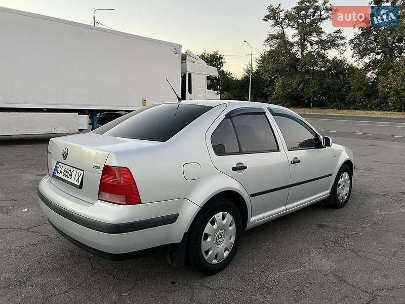 Седан Volkswagen Bora 1999 в Черкасах