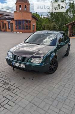 Седан Volkswagen Bora 1998 в Дубні