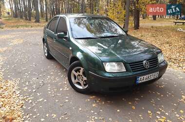 Седан Volkswagen Bora 2000 в Киеве