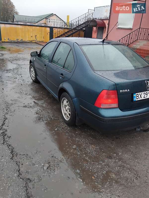 Седан Volkswagen Bora 2002 в Славуте