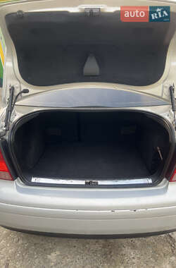 Седан Volkswagen Bora 2000 в 