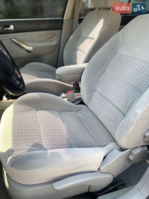 Седан Volkswagen Bora 1999 в Любомлі