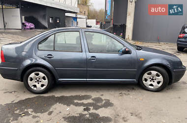 Седан Volkswagen Bora 2002 в Киеве