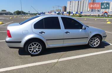 Седан Volkswagen Bora 2001 в Києві