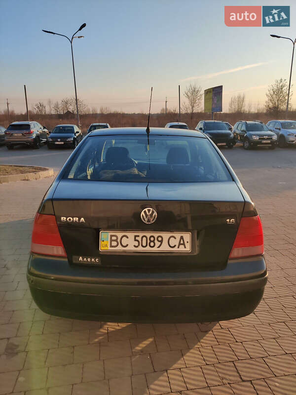 Седан Volkswagen Bora 2005 в Щирце