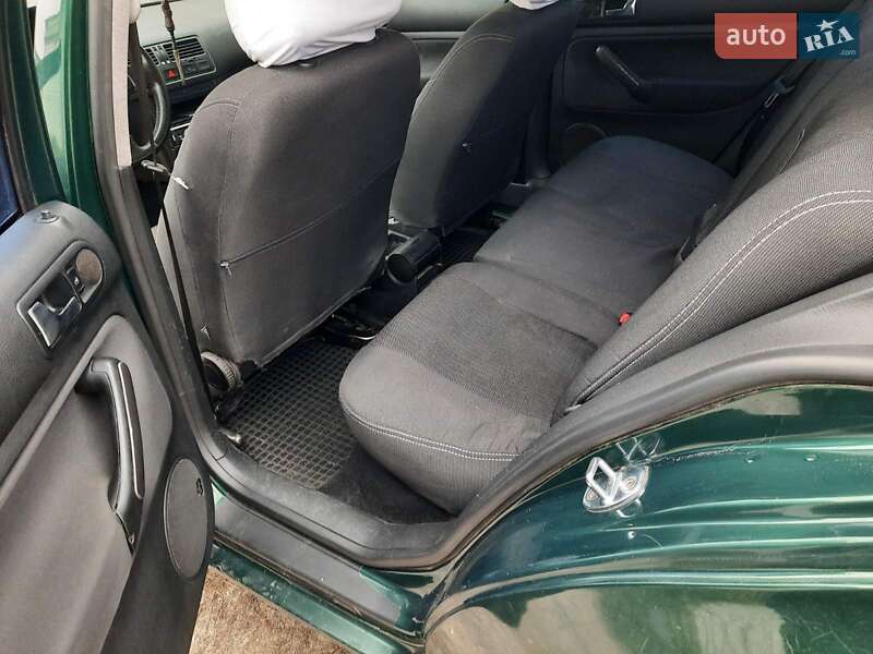 Седан Volkswagen Bora 2003 в Черкасах