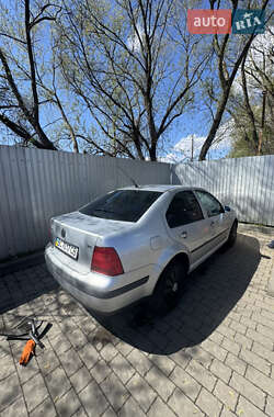 Седан Volkswagen Bora 2001 в 