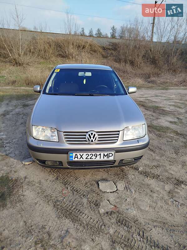 Седан Volkswagen Bora 2004 в 