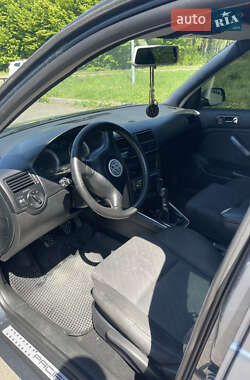 Седан Volkswagen Bora 2003 в 