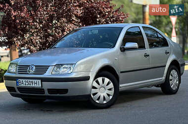 Седан Volkswagen Bora 2003 в Днепре