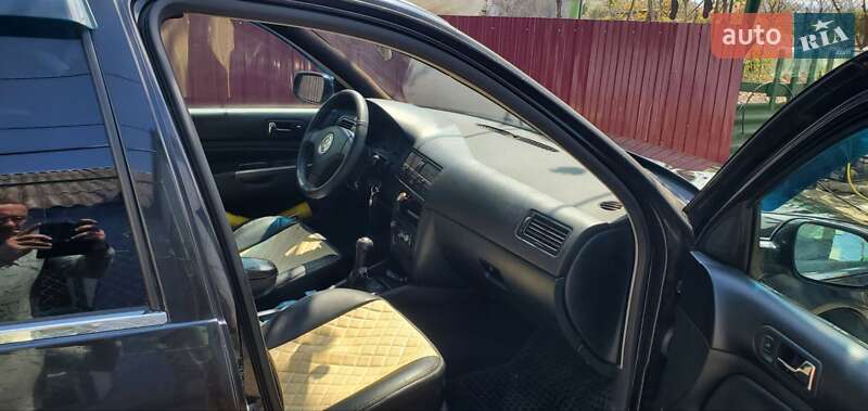 Седан Volkswagen Bora 2003 в Великій Михайлівці