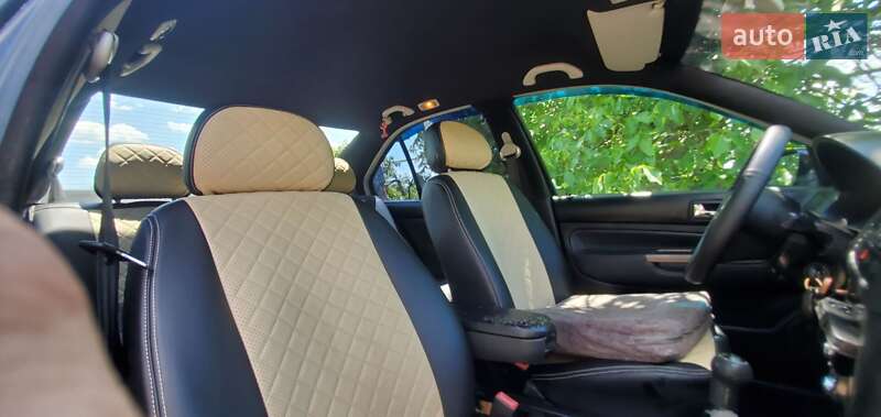 Седан Volkswagen Bora 2003 в Великій Михайлівці