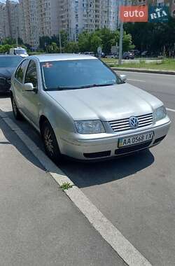 Седан Volkswagen Bora 2004 в 