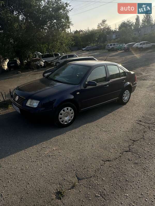 Седан Volkswagen Bora 1999 в 