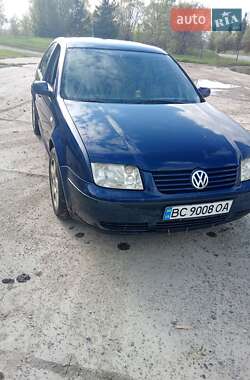 Седан Volkswagen Bora 2000 в Стрию