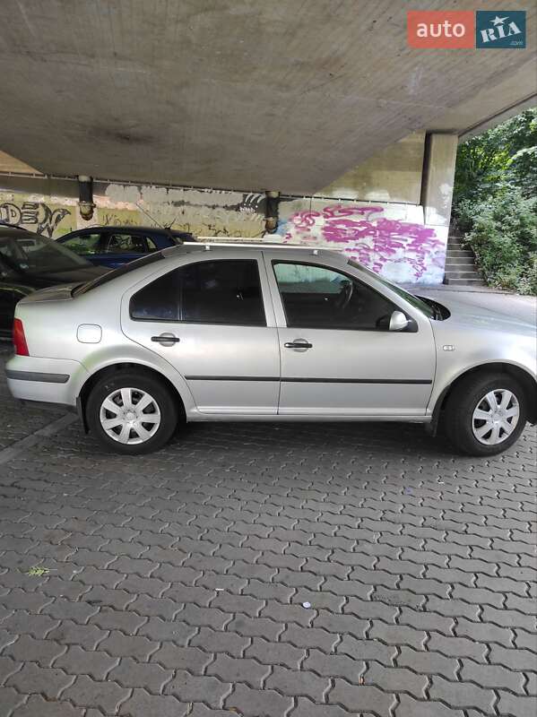 Седан Volkswagen Bora 2003 в Львові