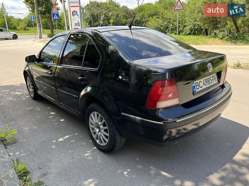 Седан Volkswagen Bora 2004 в Львове