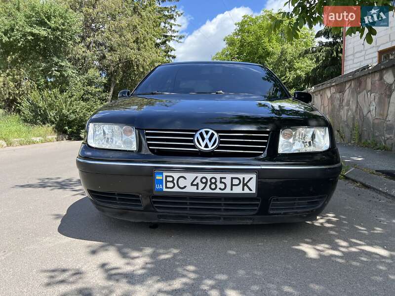 Седан Volkswagen Bora 2004 в Львове