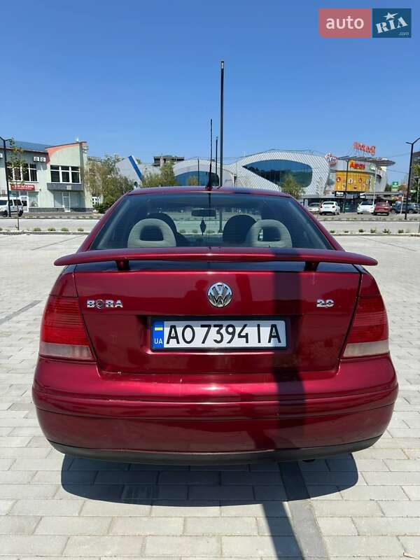 Седан Volkswagen Bora 2001 в Ужгороді