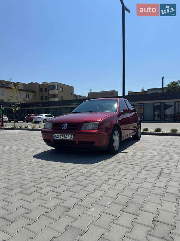 Седан Volkswagen Bora 2001 в Ужгороді