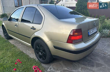 Седан Volkswagen Bora 2004 в Надворной
