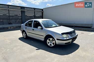 Седан Volkswagen Bora 2003 в Киеве