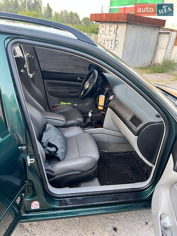 Універсал Volkswagen Bora 1999 в Ізюмі