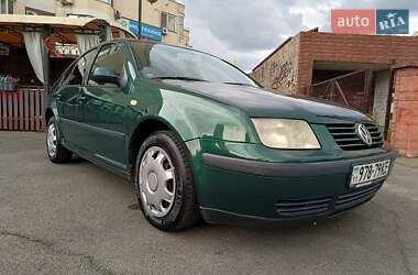 Седан Volkswagen Bora 1999 в Киеве