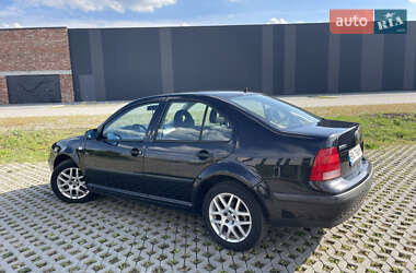Седан Volkswagen Bora 2001 в  фото 6 Седан Volkswagen Bora 2001 в