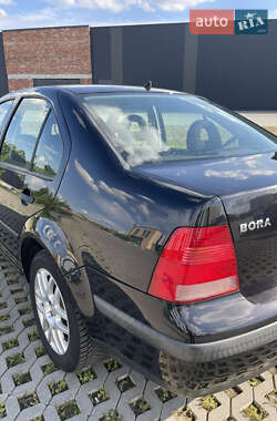 Седан Volkswagen Bora 2001 в  фото 13 Седан Volkswagen Bora 2001 в
