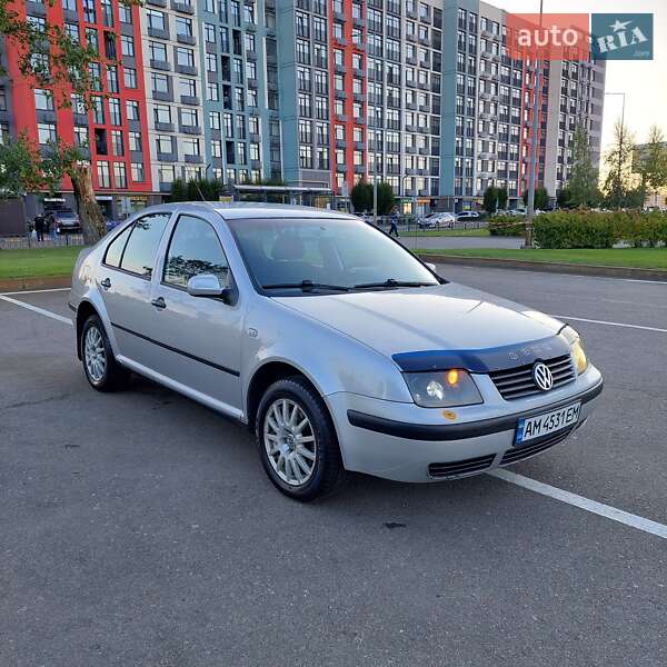Седан Volkswagen Bora 2003 в Киеве