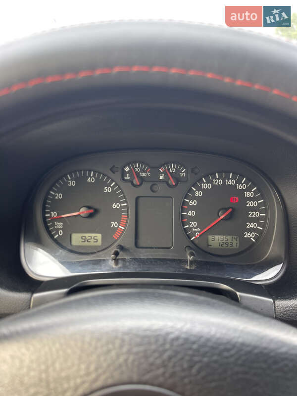 Седан Volkswagen Bora 2002 в Києві фото 41 Седан Volkswagen Bora 2002 в Києві