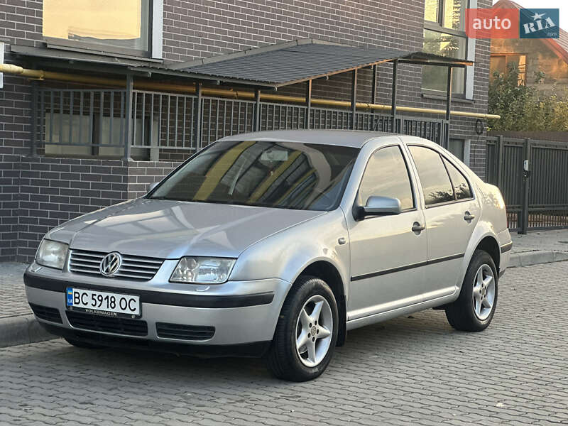 Седан Volkswagen Bora 2003 в Жовкві
