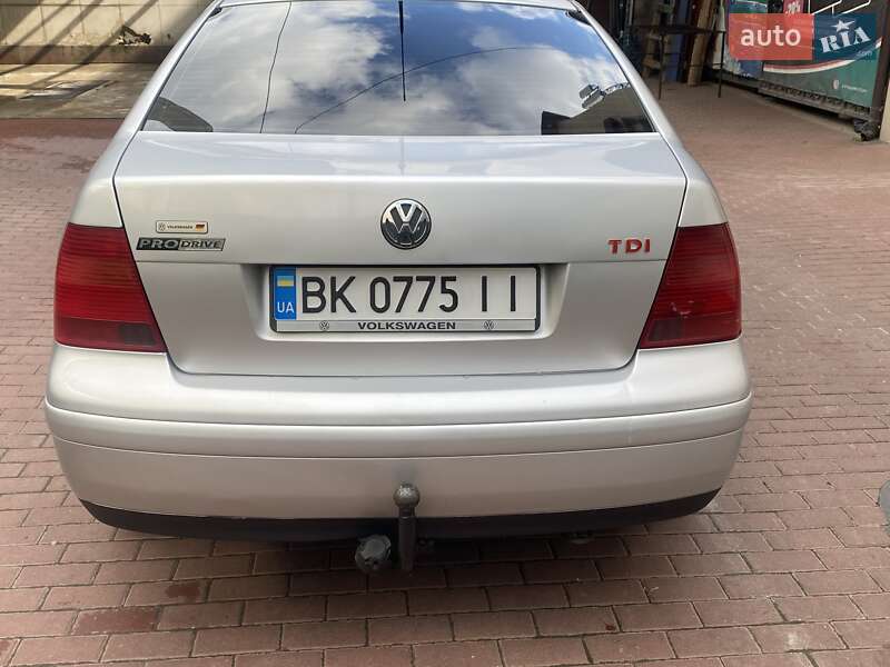 Седан Volkswagen Bora 2000 в Костополе