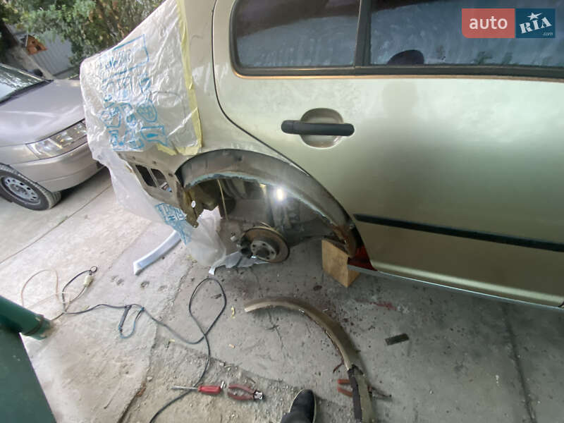 Седан Volkswagen Bora 2002 в Киеве