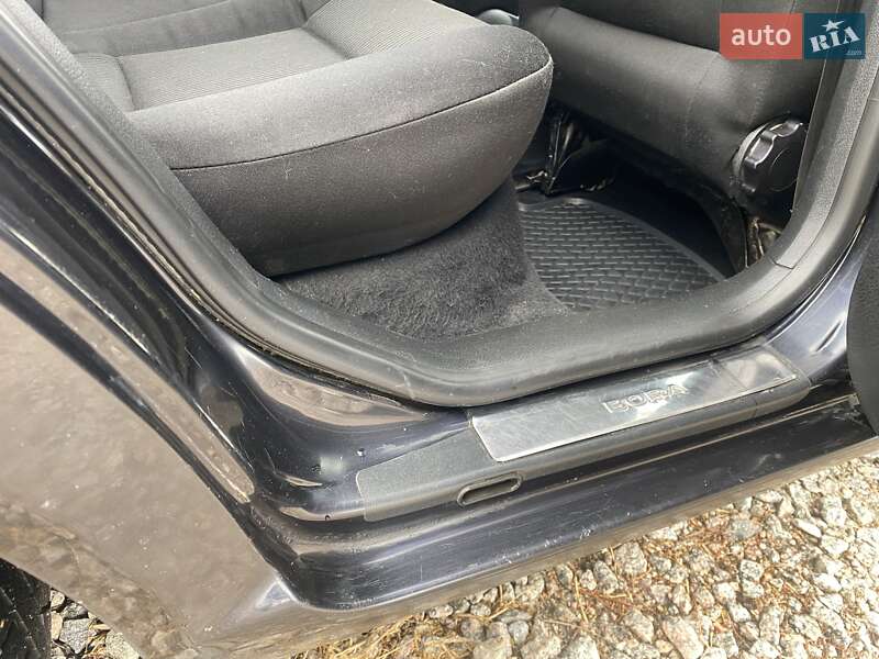 Седан Volkswagen Bora 2001 в Ржищеві