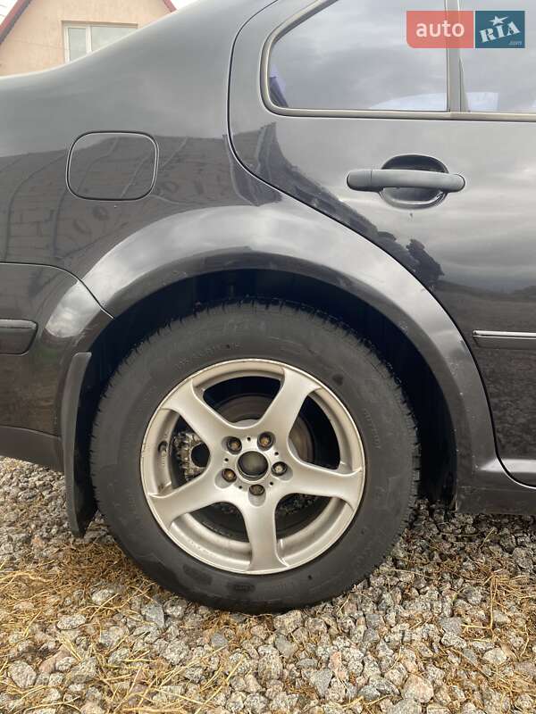 Седан Volkswagen Bora 2001 в Ржищеві