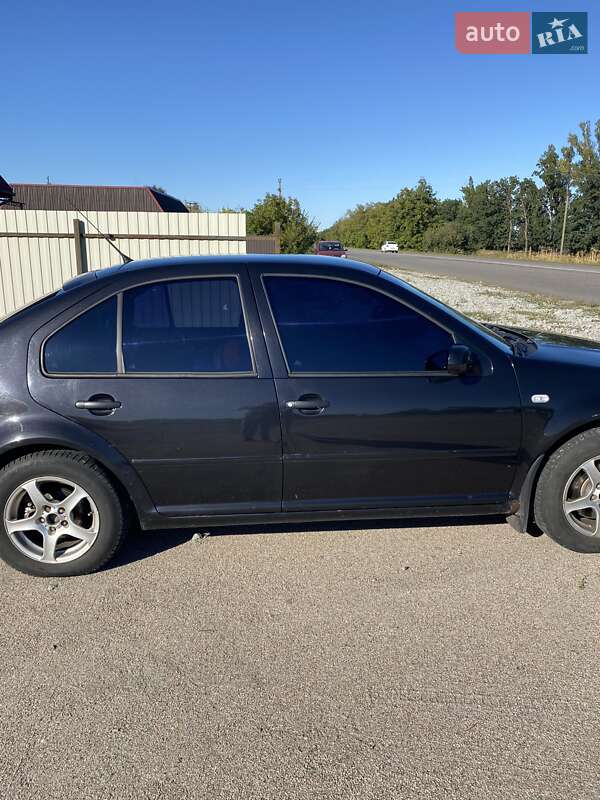 Седан Volkswagen Bora 2001 в Ржищеві